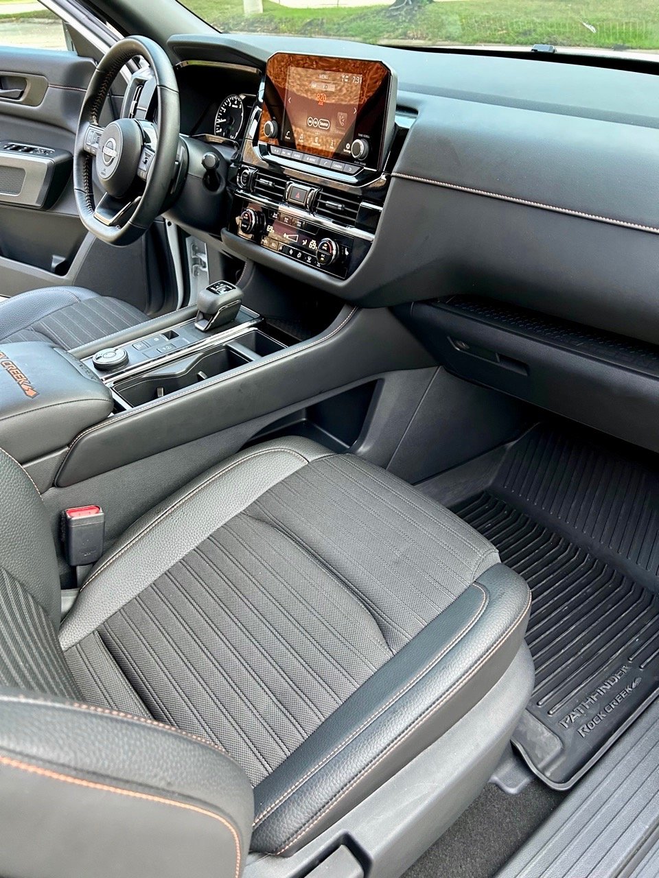 2023-Nissan-Pathfinder-Rock-Creek-Edition-passenger-side-carpro.