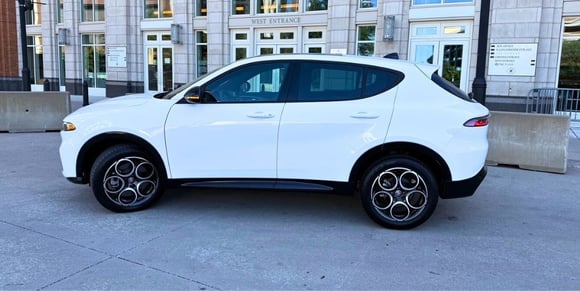 2025-Alfa-Romeo-Tonale-hero-feature-carpro