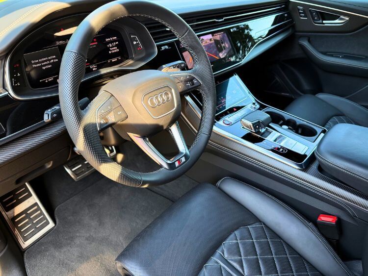 2025-audi-sq8-steering-wheel-carpro-jpg