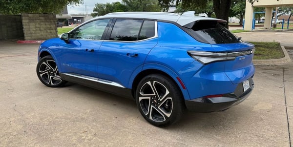 2025-chevrolet-equinox-lt-feature-1-carpro