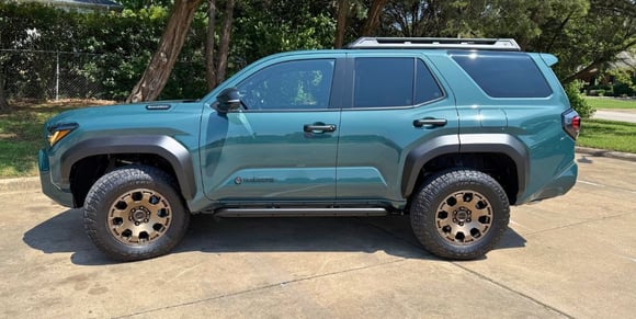 2025-toyota 4runner-trailhunter-carpro-hero