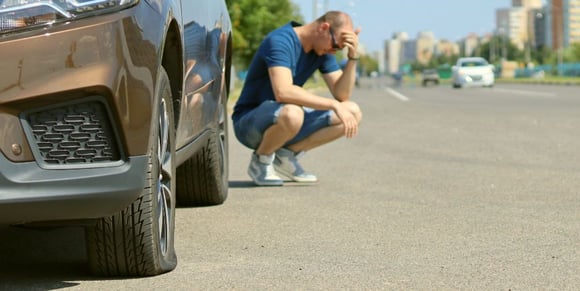 shutterstock-tire-change-LevelshalashShutterstock.com.